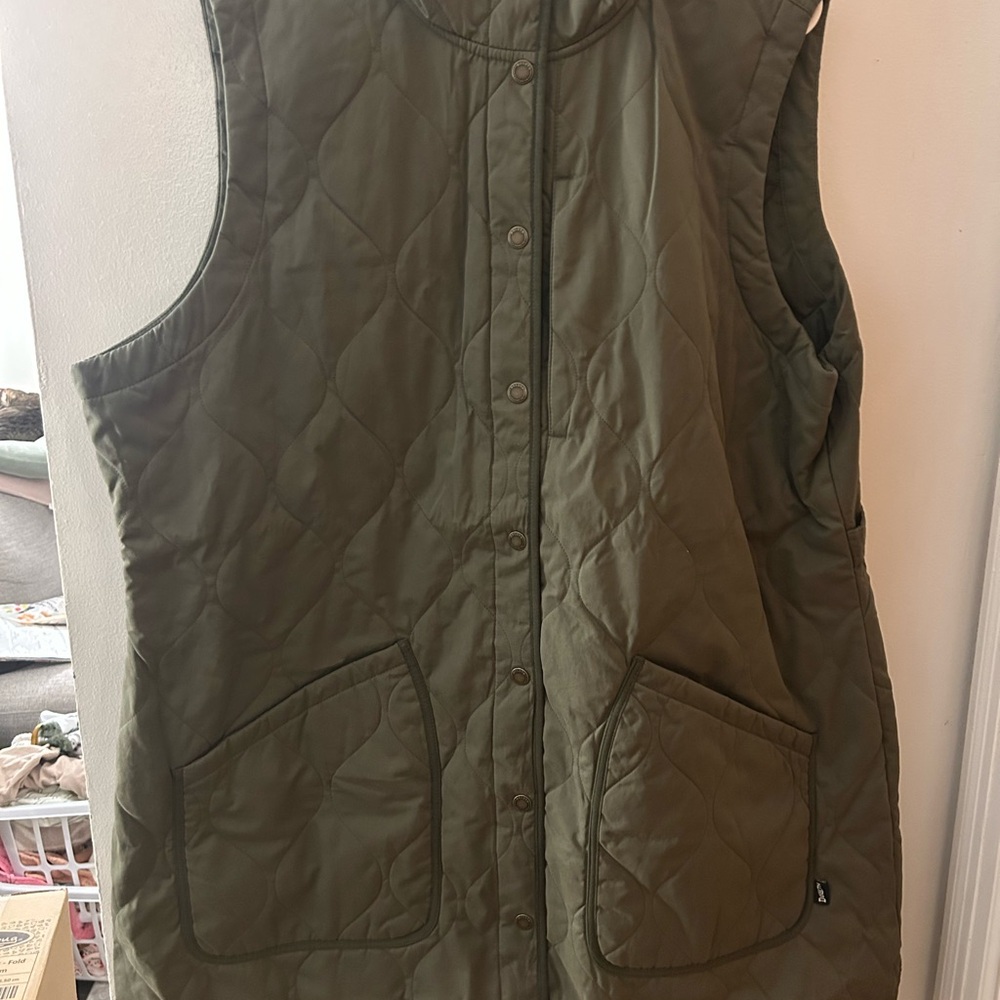 Duluth Trading Co Olive Green Quilted Vest